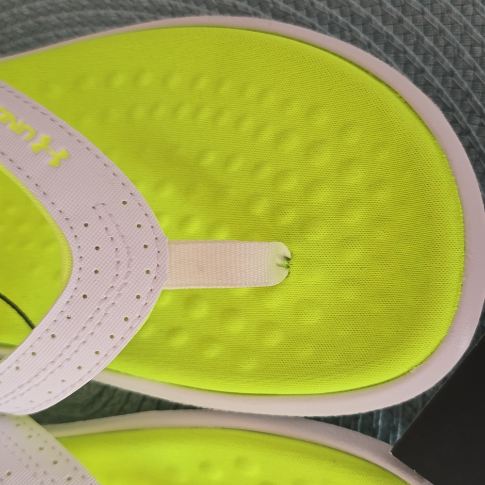 UNDER ARMOUR BRAND WOMEN'S FLORESCENT YELLOW FLIP-FLOPS SANDALS SIZE 6 - Picture 10 of 16